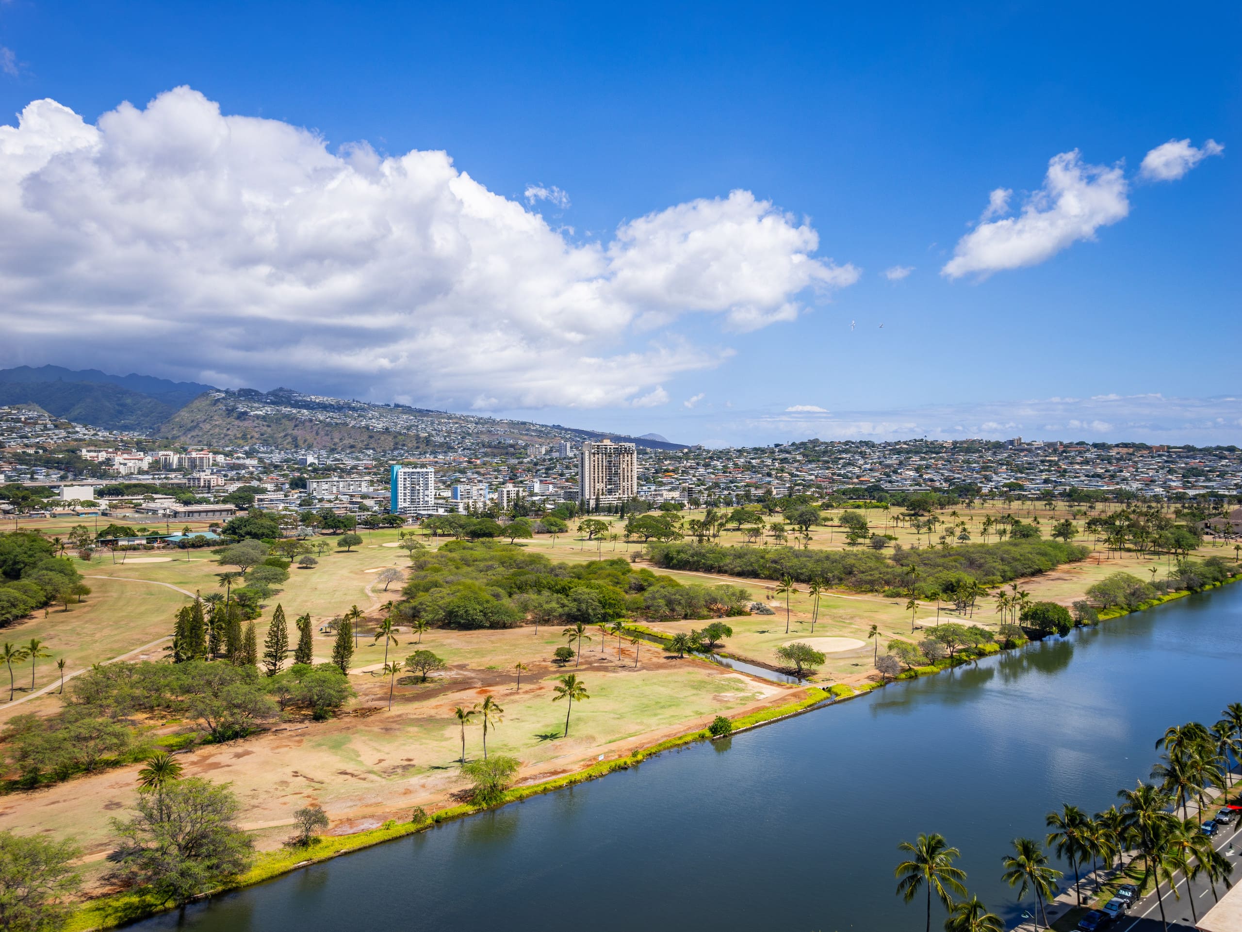 24FL- Stylish Studio In Central Waikiki - Image 10
