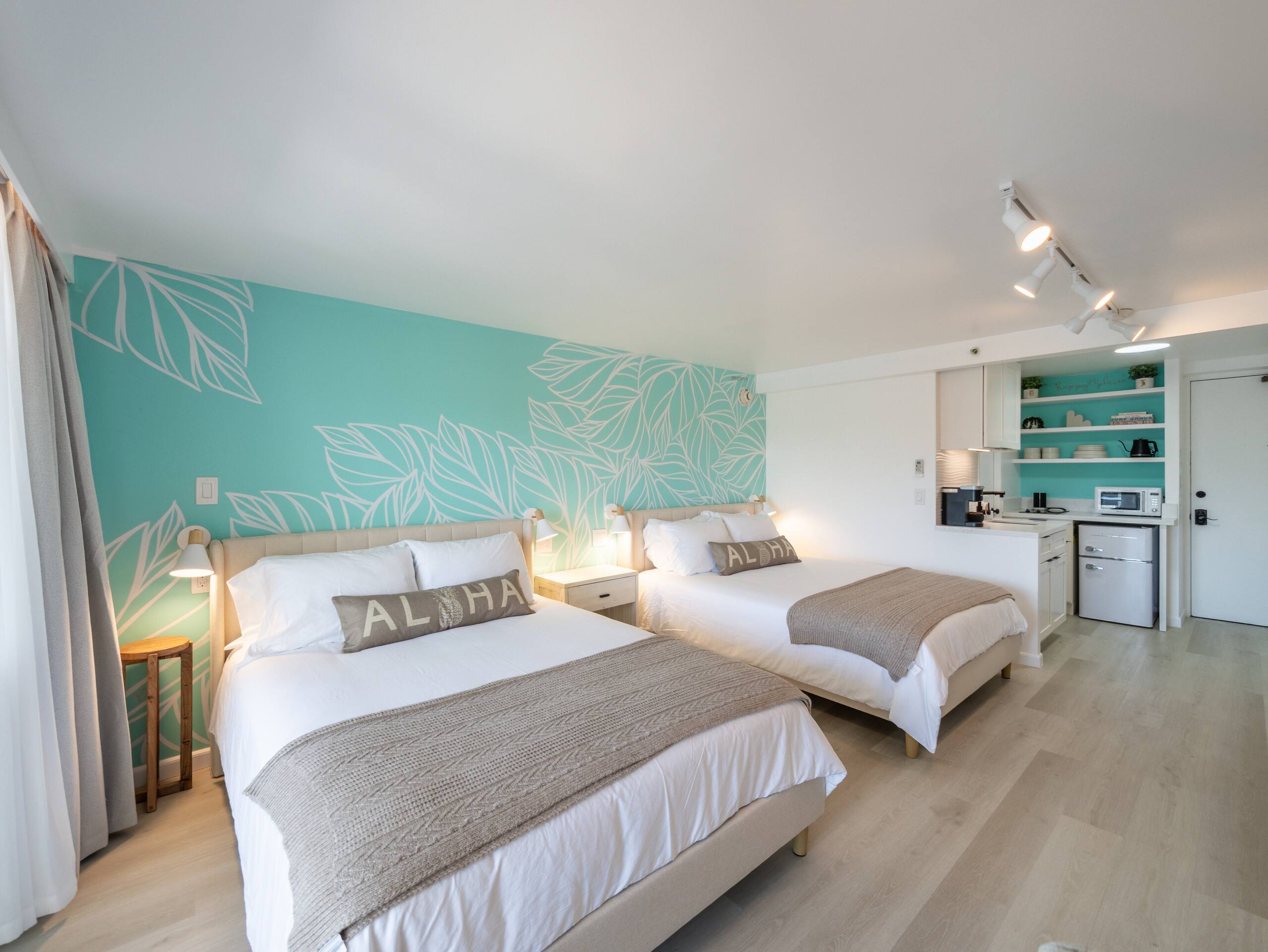 24FL- Stylish Studio In Central Waikiki - Image 34
