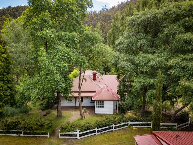 Magical Lucindale – Gorgeous 4 Bedroom House gallery image 4