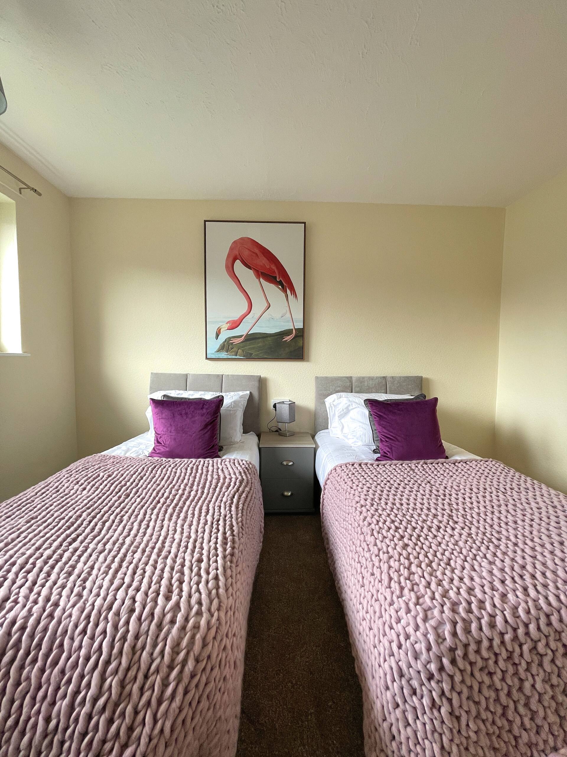 Stunning 3 bedrooms house with Garden and Free Parking
