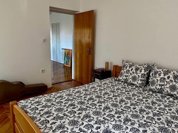 Chumba cha kwanza cha kulala