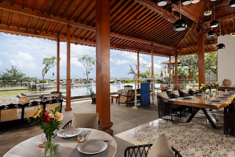 Luxurious 10BR Private Villa w/ 4 Pools 4,000 sqm
