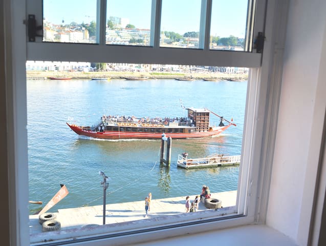 Feel Ribeira | Riverfront Charm