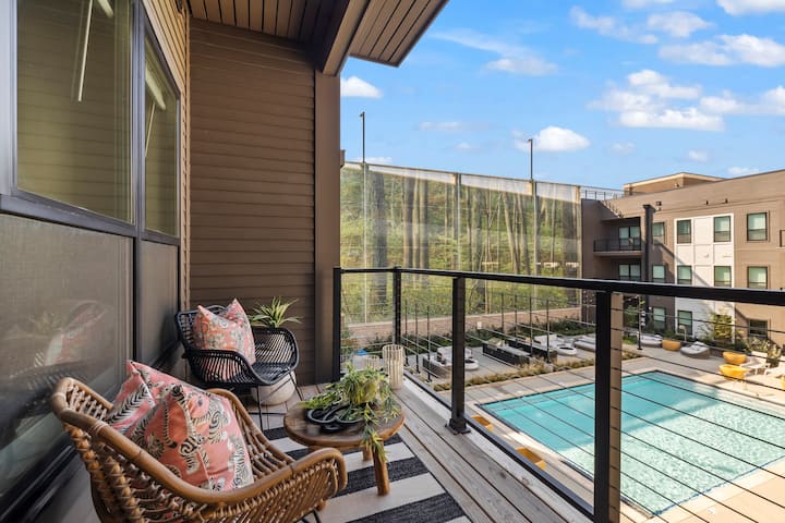 Dublin Retreat | Pool, Balcony, Free Parking - Columbus, OH