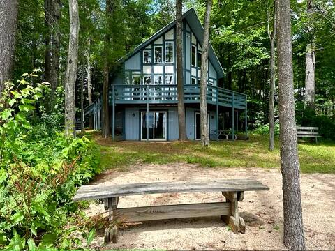 Honey Bear Haven~beachfront cottage in the woods