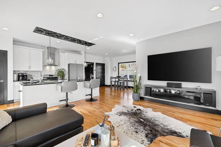 Nashville Modern Near Gulch Rooftop View w/ Garage gallery image 2