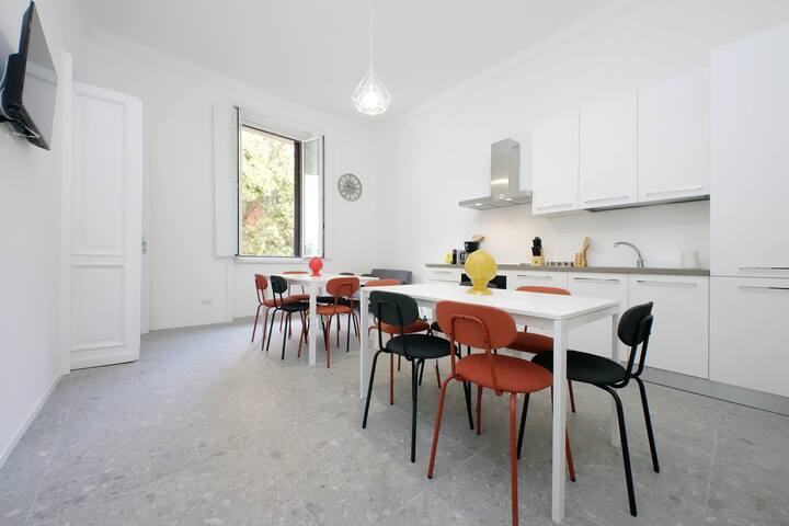 Grande appartamento Via del Corso (by Flatinrome) gallery image 2