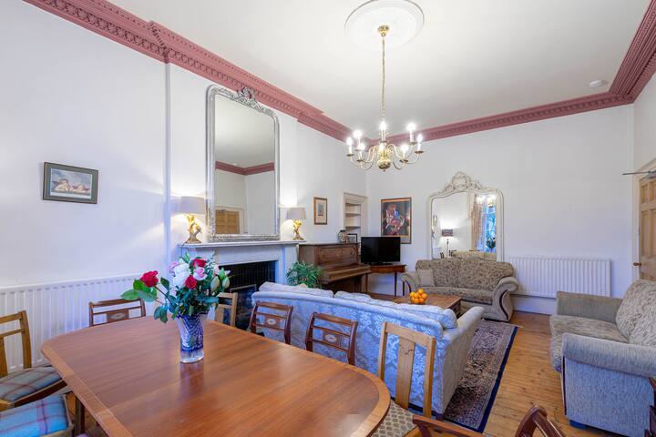 VERY POPULAR, CENTRAL 5-BEDROOM APARTMENT. gallery image 2