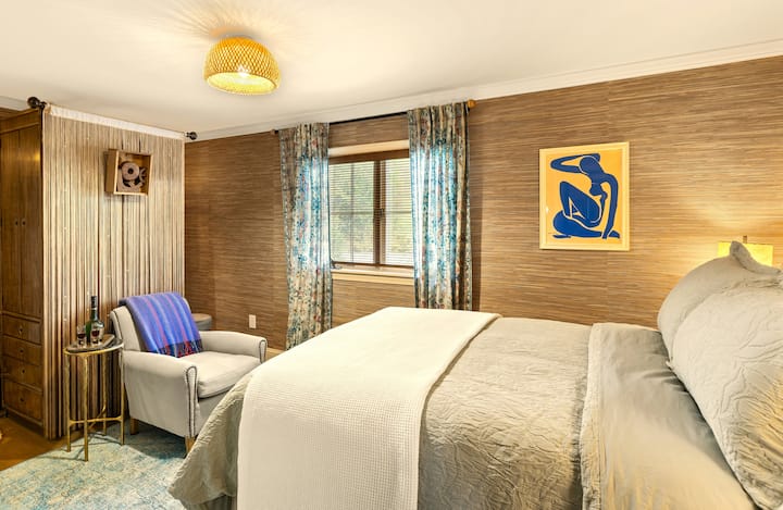 The Pines Suite