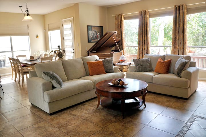 Spacious 4BR, 3BA in Serene NW Austin