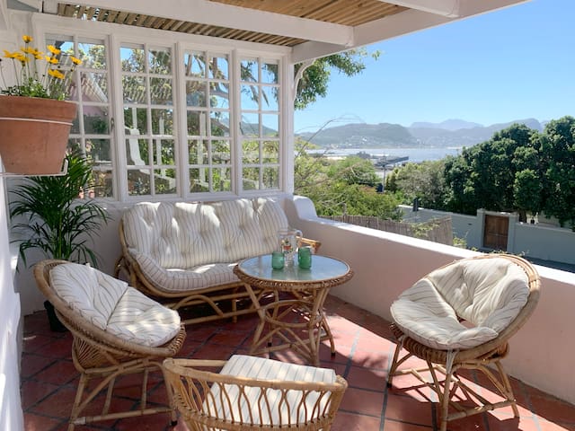 Charming seaside house near penguin reserve gallery image 2