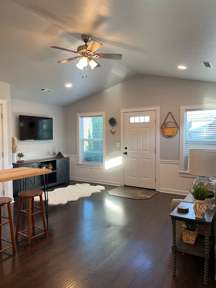 Cozy Cottage - Medford, OR