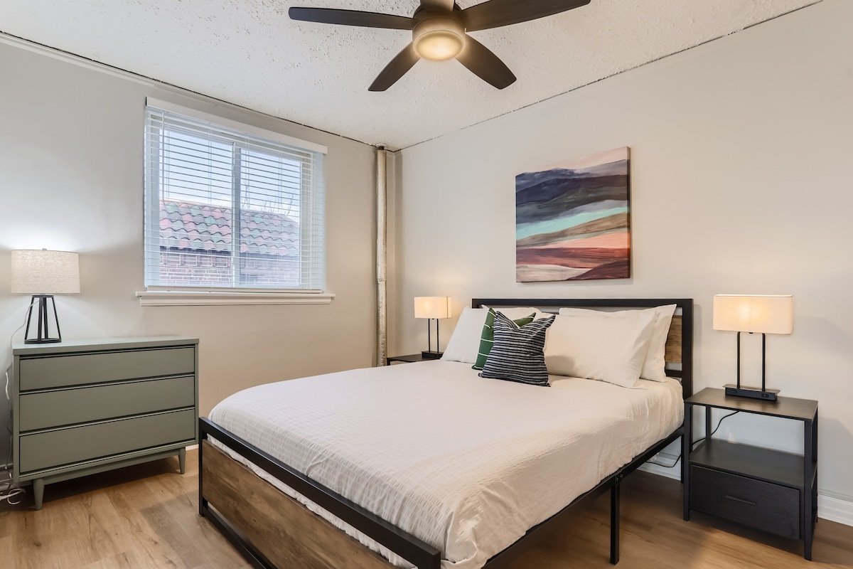 Todas las sábanas de la foto incluidas con la cama tamaño queen