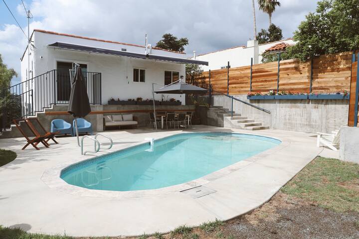 Hilltop house w/ views and pool gallery image 3