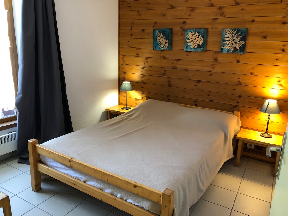 schlafzimmer mit 1 Doppelbett 