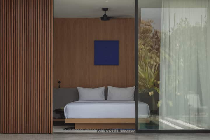 Tu hogar lejos de casa: espacioso dormitorio principal