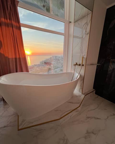 Apartment with sea view