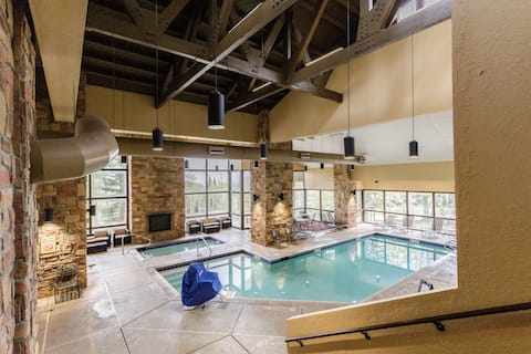 King Suite | 4 Guest | Great Views | Kitchenette