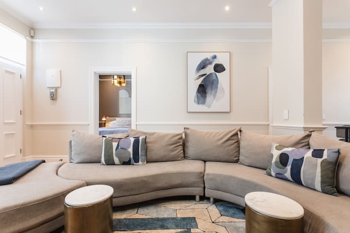 The Legacy Villa | Green Point | Jacuzzi gallery image 2