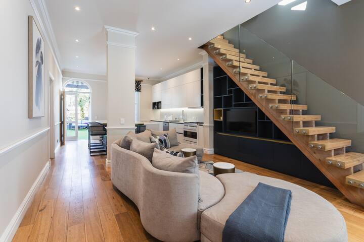 The Legacy Villa | Green Point | Jacuzzi gallery image 3