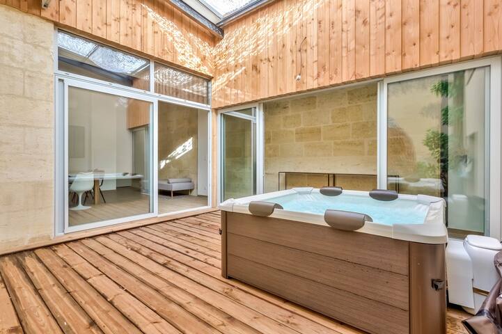 Nocnoc – L’Oli 102m2 with patio and jacuzzi gallery image 3