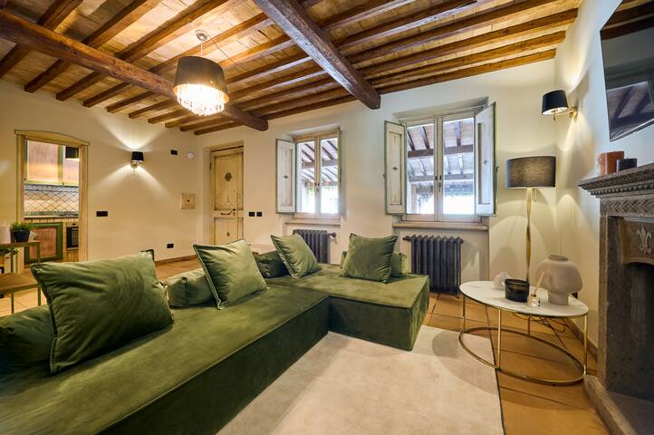 Domus Luxury Gianicolo Villa gallery image 5