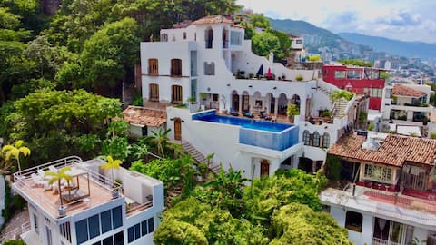 Magical Villa - Sea View, Pool and Jacuzzi