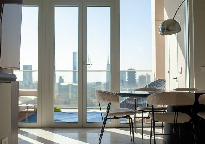 Modern flat 16° floor – Terrace with skyline view gallery image 3