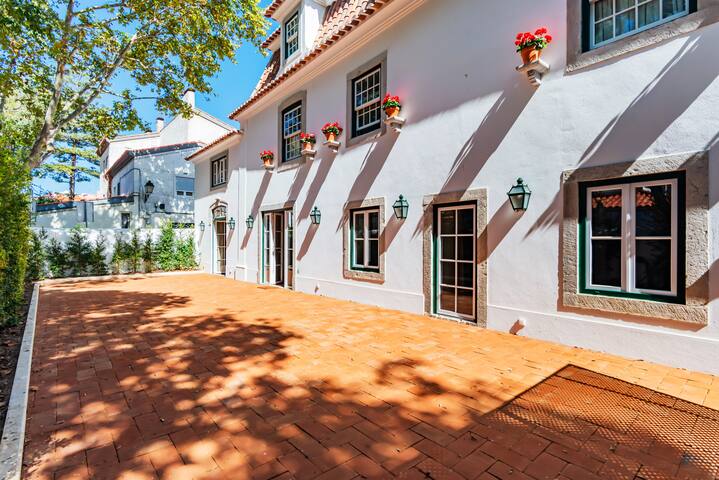 Villa Azzurra Cascais 5BR gallery image 4