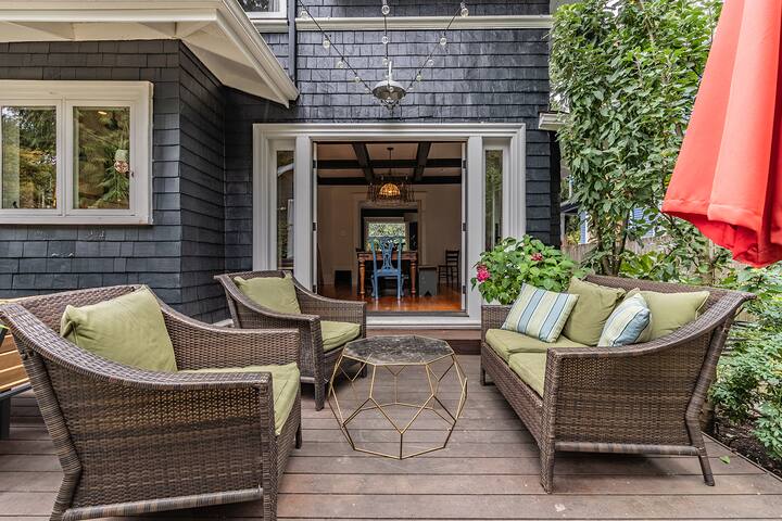 Seattle 5BR Craftsman w/ Private Hot Tub & Garden gallery image 3