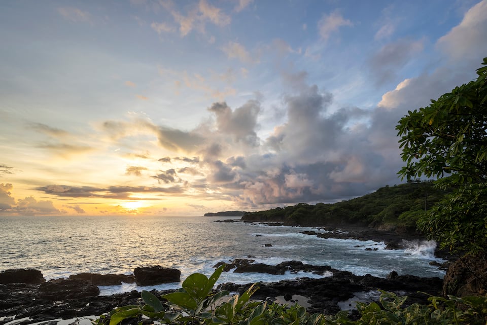 Perla Negra, a dark-timber villa above the Pacific, Puerto Carrillo, Guanacaste, Costa Rica, photo 10 of 10