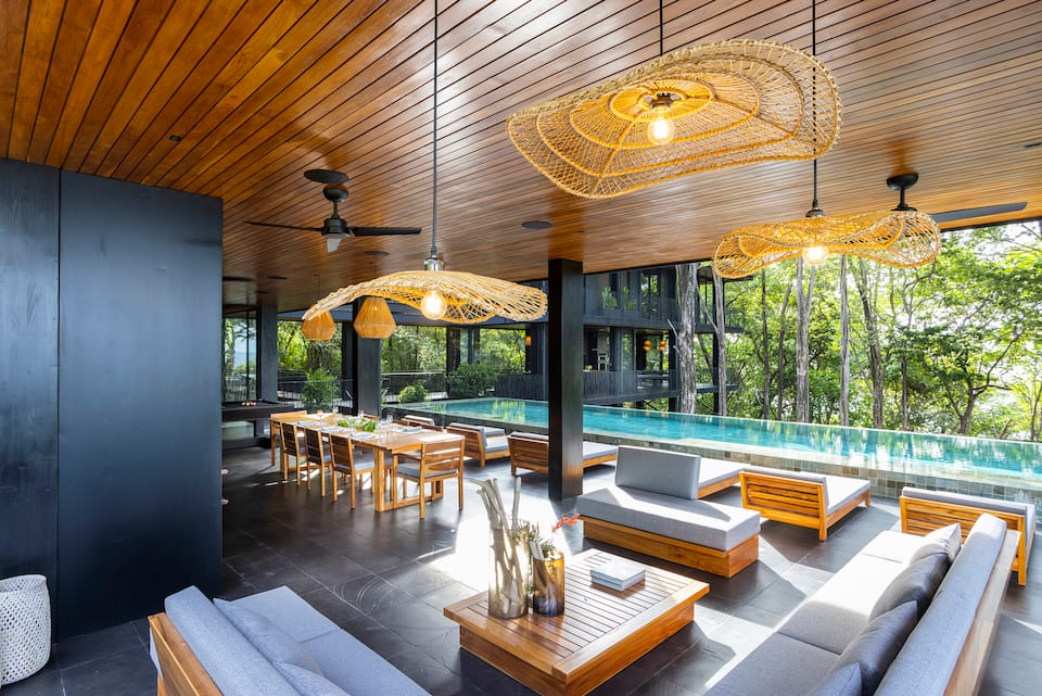 Perla Negra, a dark-timber villa above the Pacific, Puerto Carrillo, Guanacaste, Costa Rica, photo 7 of 10