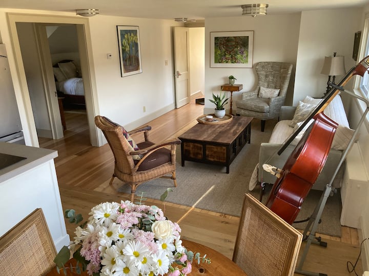 Historic Kellogg House Apartments - Upstairs - Lake Buel, MA