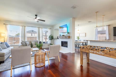 Blissful Stay Near UNT - Heated Pool & Spa Option!