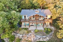 BIG Family Vacay Home, Lake VIEWS! Firepit, Games!