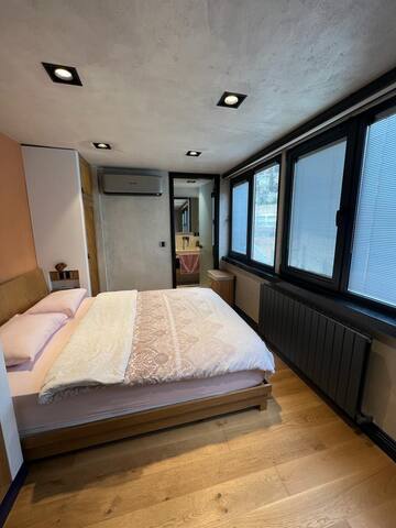 Penthouse Apartment with terraced sea view gallery image 2