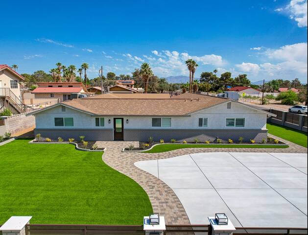 Modern Family Getaway gallery image 2