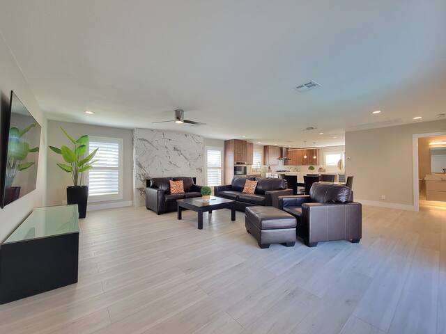 Modern Family Getaway gallery image 4