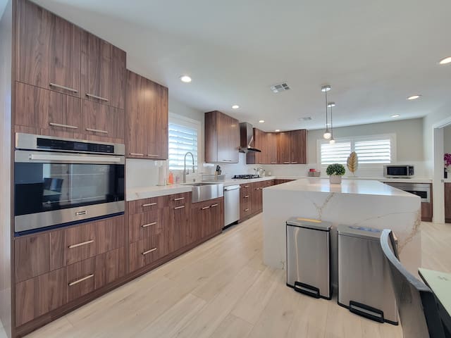 Modern Family Getaway