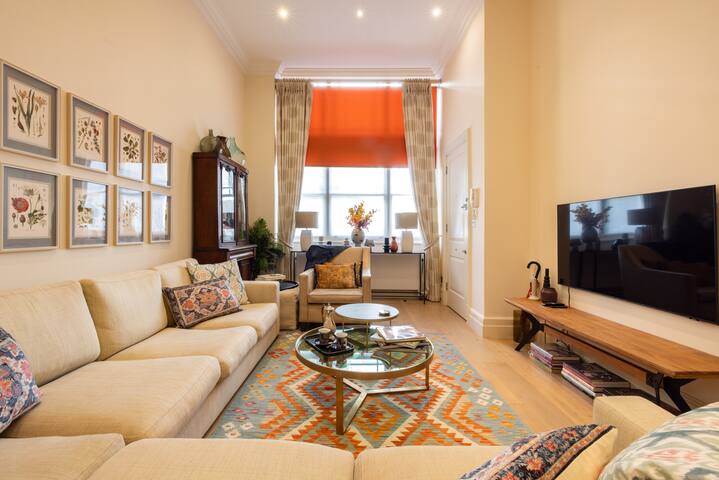 Paddington 3-Bed 5-Guest Large Apartment gallery image 3