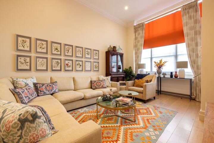 Paddington 3-Bed 5-Guest Large Apartment gallery image 4