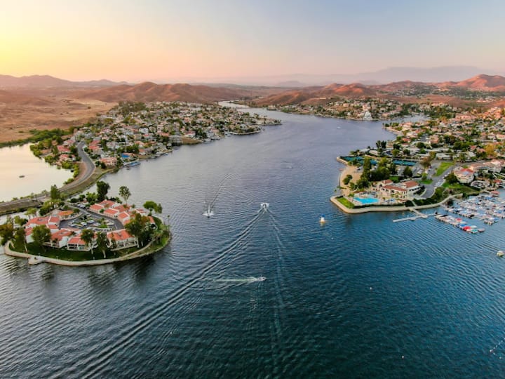 Canyon Lake - 3x2 Awesome View - Lake Elsinore, CA