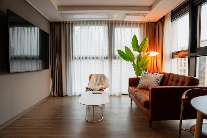 WECO STAY Chungmuro managed Airbnb listing 1