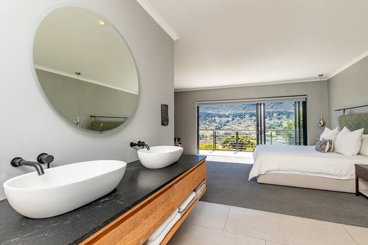 Luxury Pool Villa & Stunning Views! Garden, BBQ ! gallery image 4