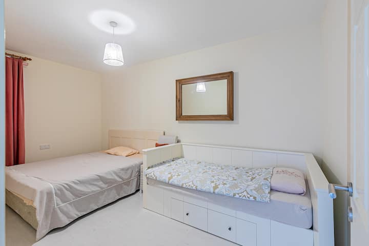 غرفة النوم 2