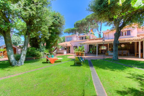 Fregene Luxury Villa - Garden Pool 11 Guests