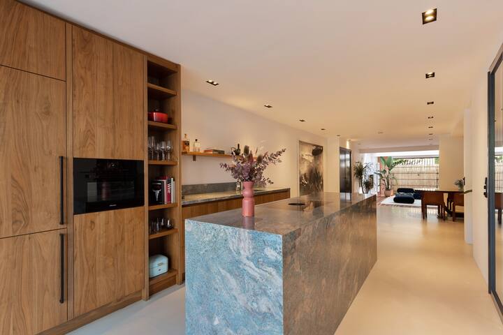 High-end design loft (190m2) gallery image 3