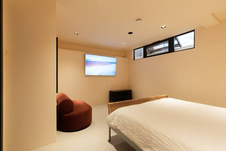 High-end design loft (190m2) gallery image 5