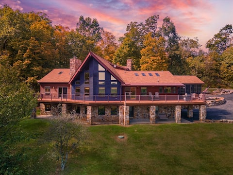 OMG View~Gated Luxury~Spacious 3Lvls~Close to town