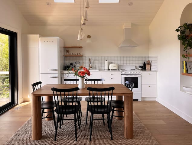 Luxury 2BR Cabin on St. Mary Lake